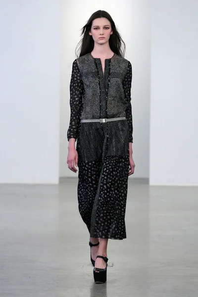 Look 15